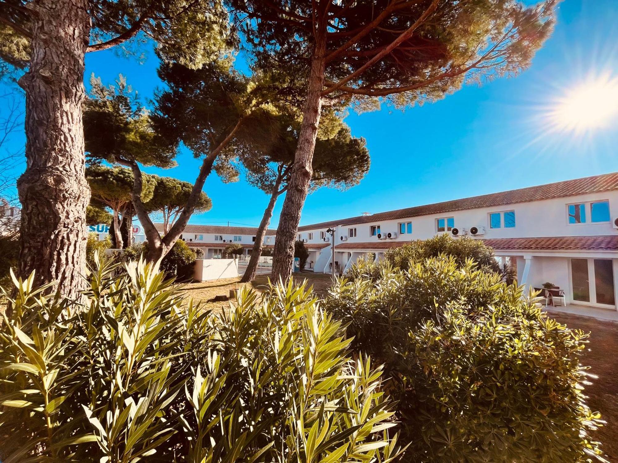 Artemia Aigues-Mortes - Hotel Avec Piscine Εξωτερικό φωτογραφία