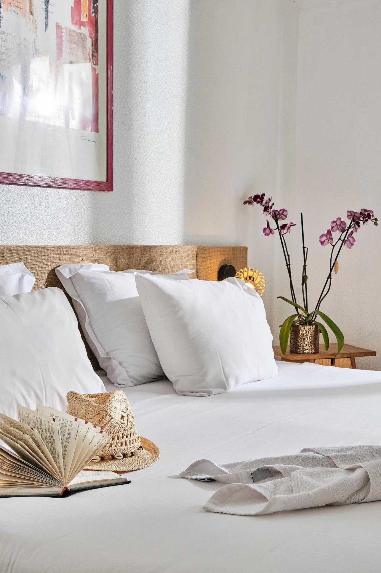 Artemia Aigues-Mortes - Hotel Avec Piscine Εξωτερικό φωτογραφία