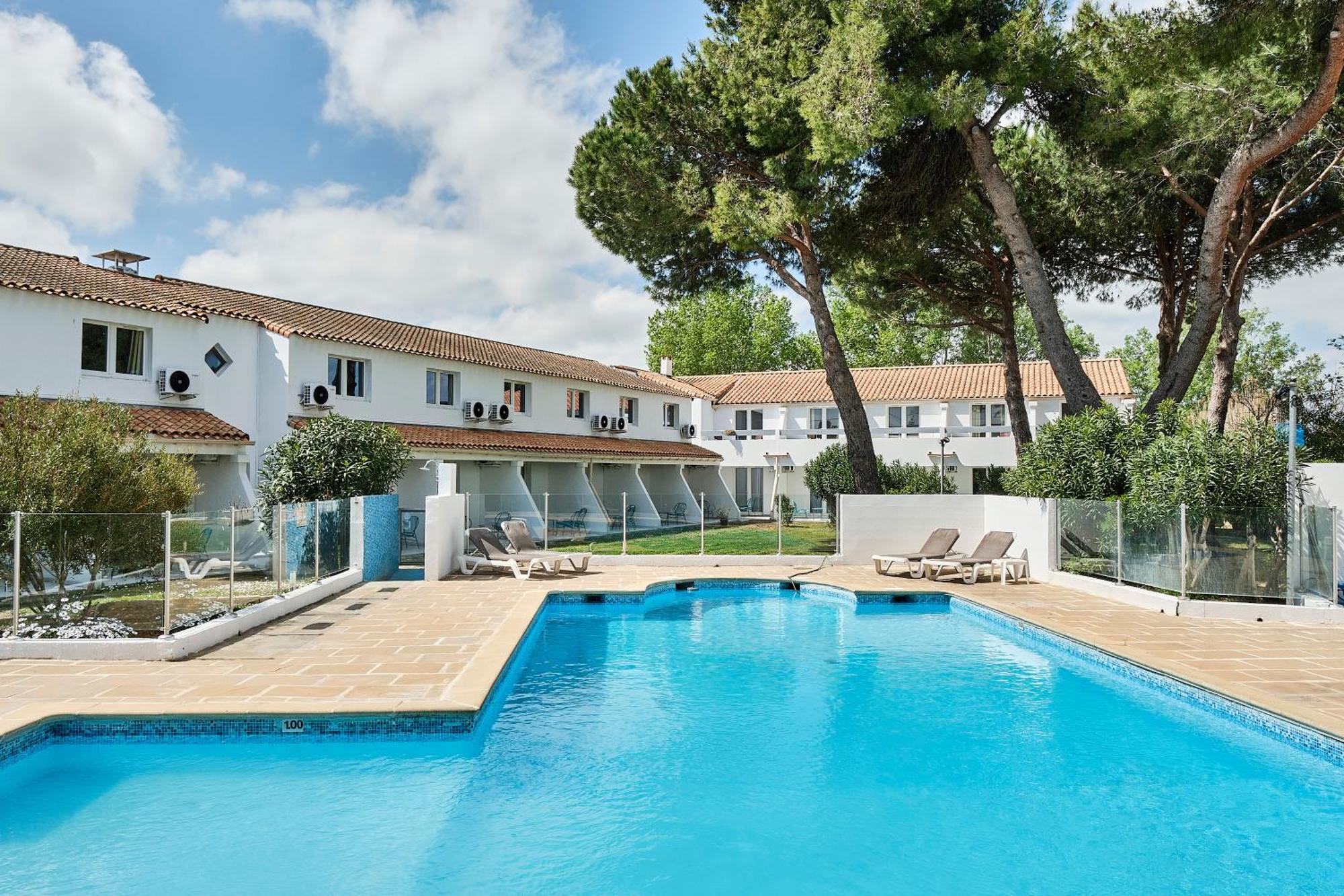 Artemia Aigues-Mortes - Hotel Avec Piscine Εξωτερικό φωτογραφία