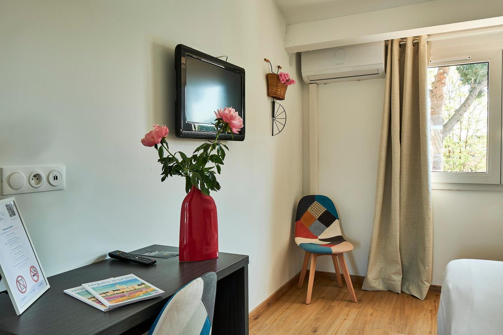Artemia Aigues-Mortes - Hotel Avec Piscine Εξωτερικό φωτογραφία