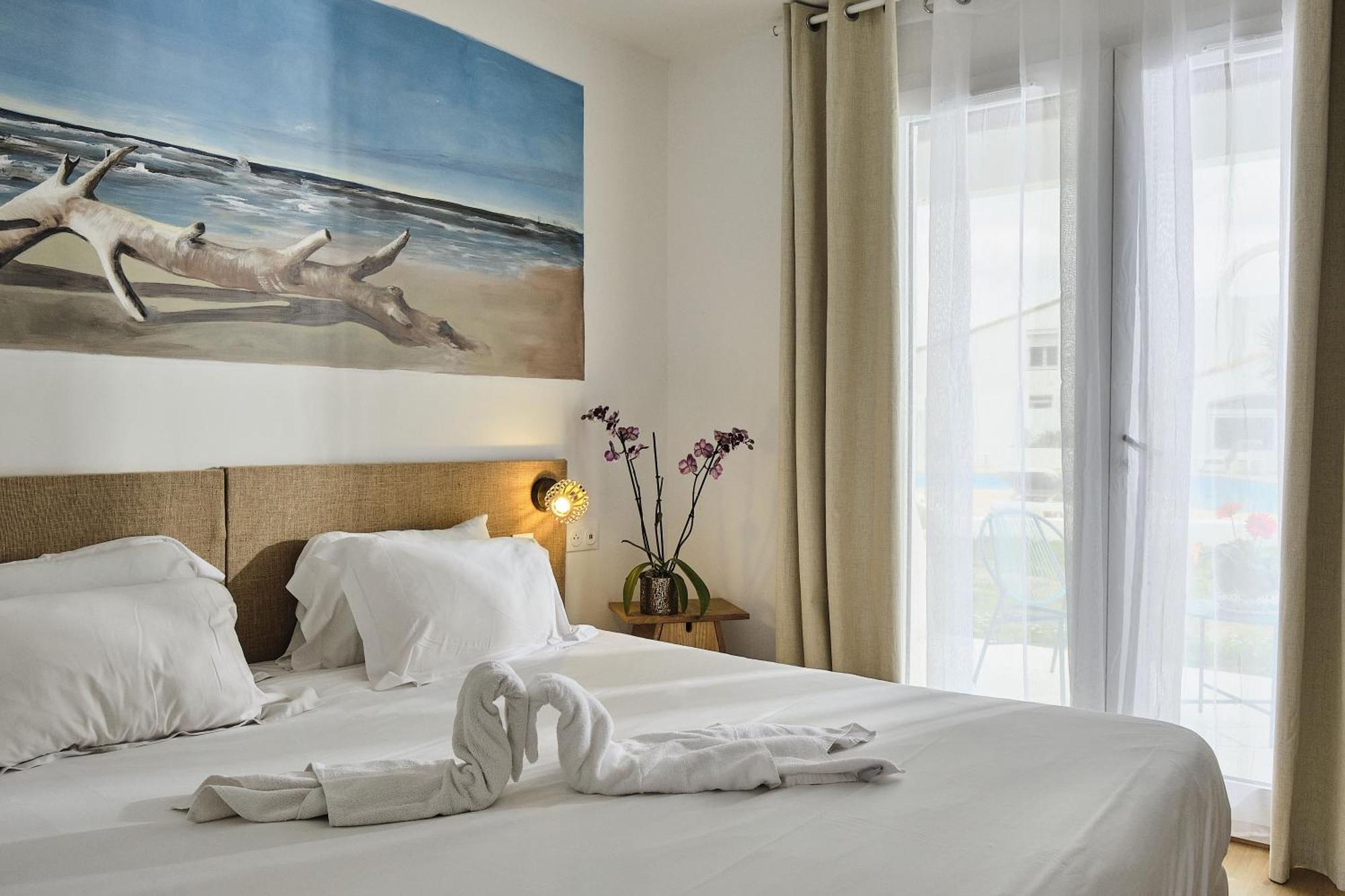 Artemia Aigues-Mortes - Hotel Avec Piscine Εξωτερικό φωτογραφία