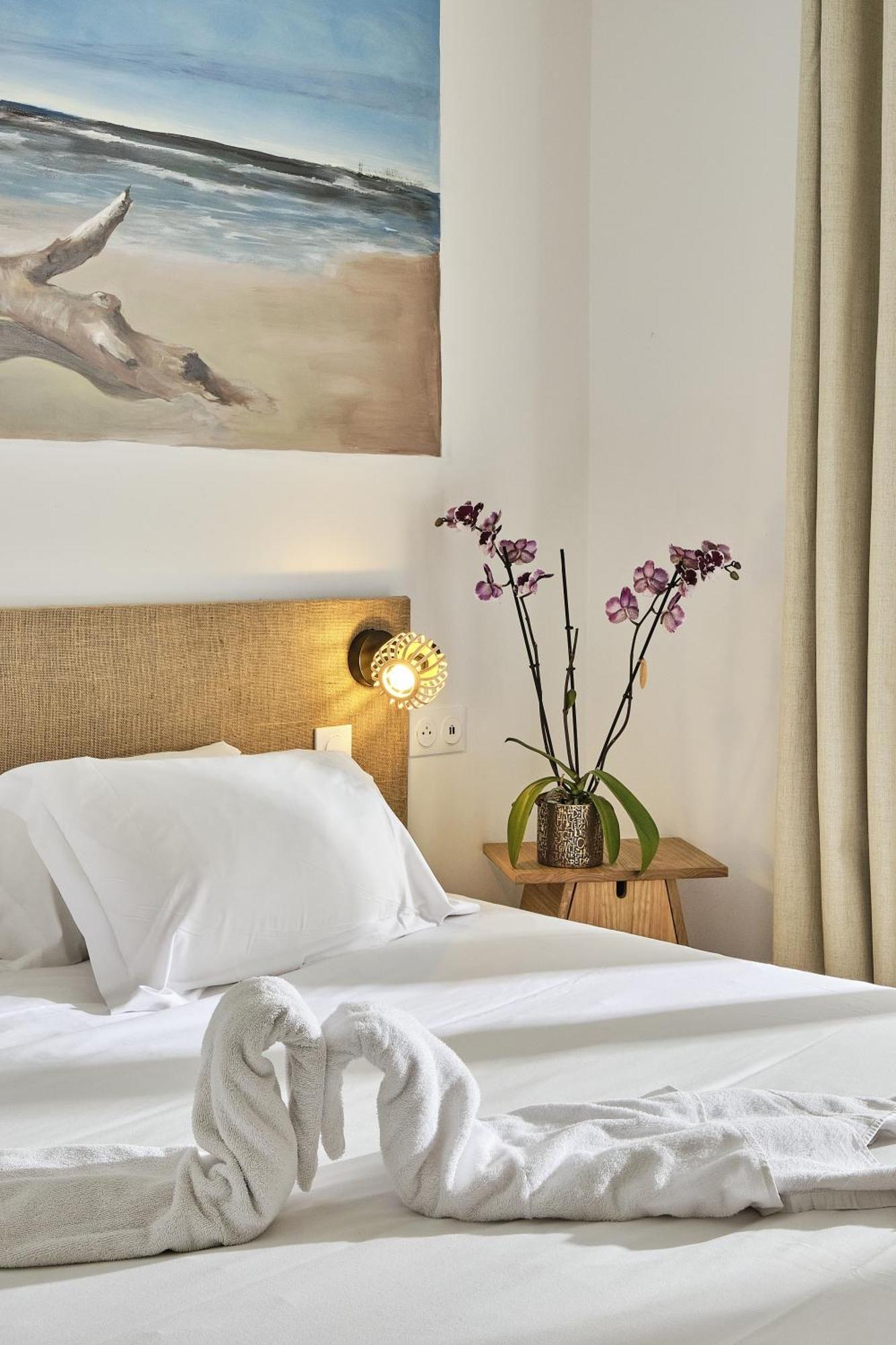 Artemia Aigues-Mortes - Hotel Avec Piscine Εξωτερικό φωτογραφία