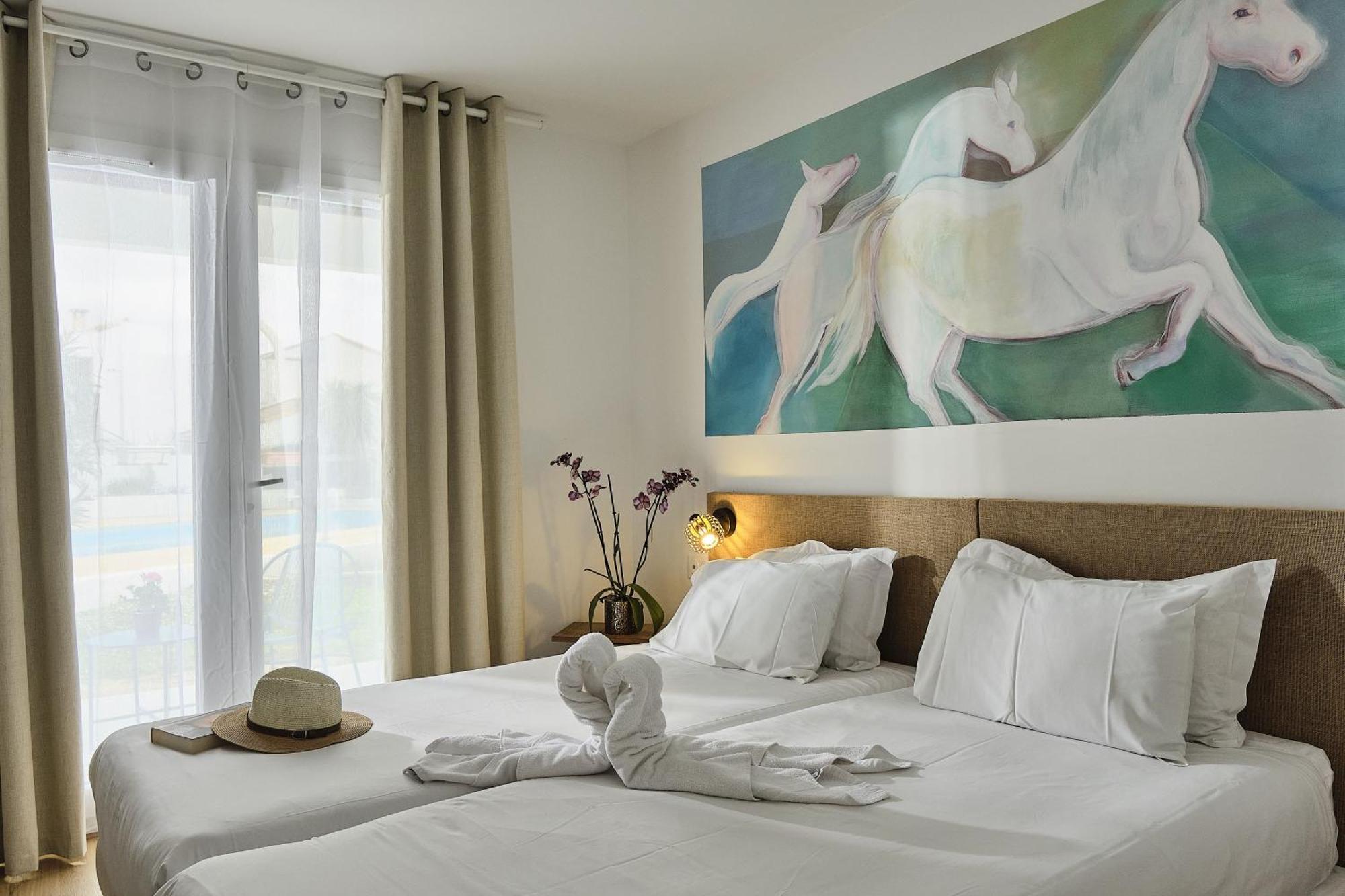 Artemia Aigues-Mortes - Hotel Avec Piscine Εξωτερικό φωτογραφία