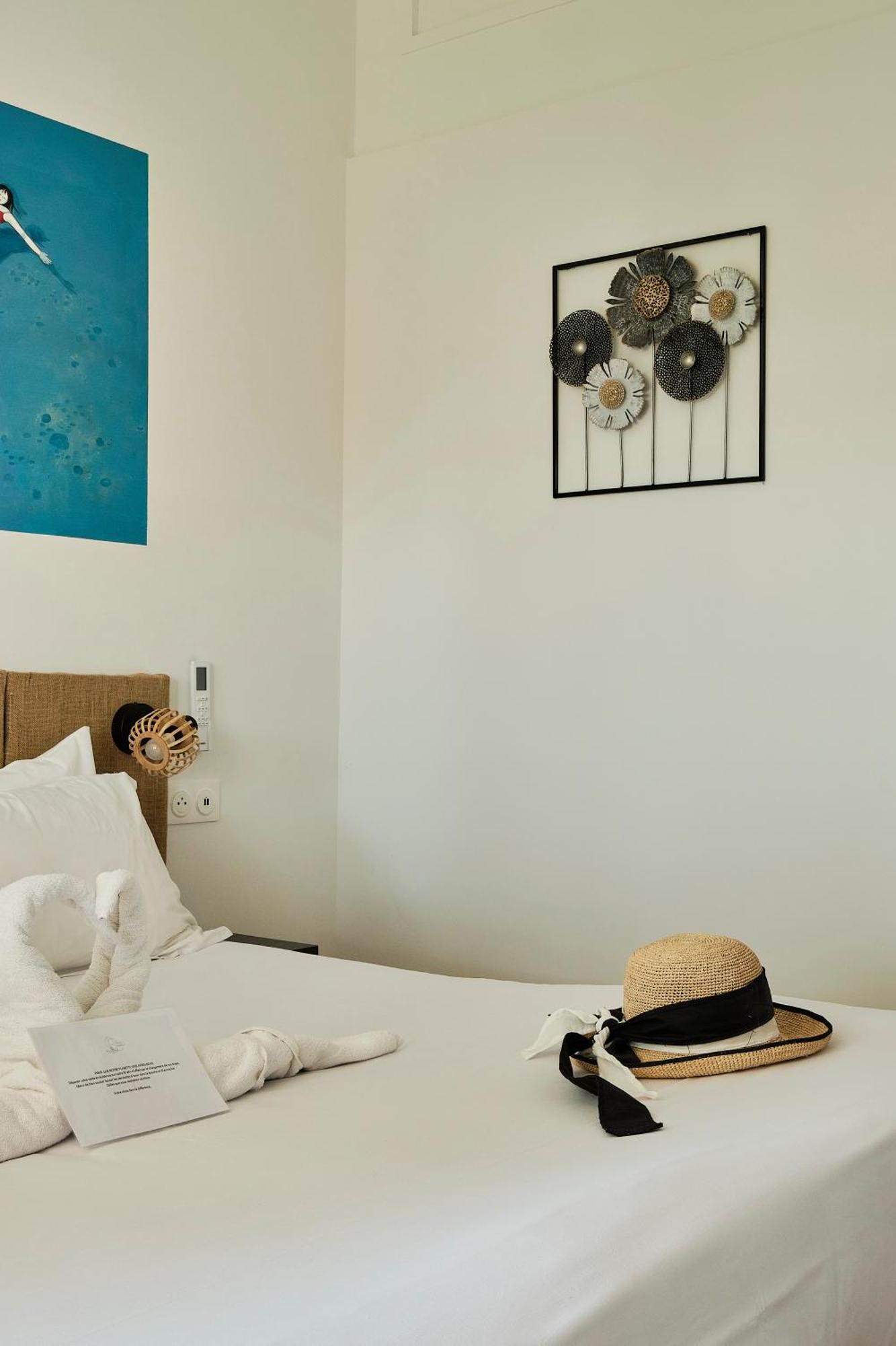 Artemia Aigues-Mortes - Hotel Avec Piscine Εξωτερικό φωτογραφία