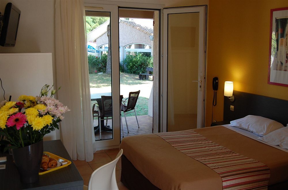 Artemia Aigues-Mortes - Hotel Avec Piscine Εξωτερικό φωτογραφία